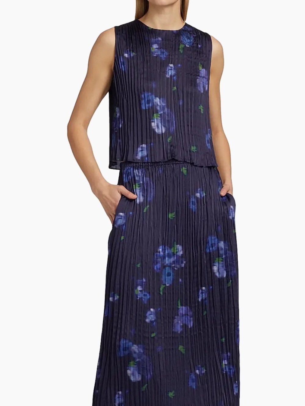 Vince Poppy Blur Crushed Column Navy Pleated skirt size Med